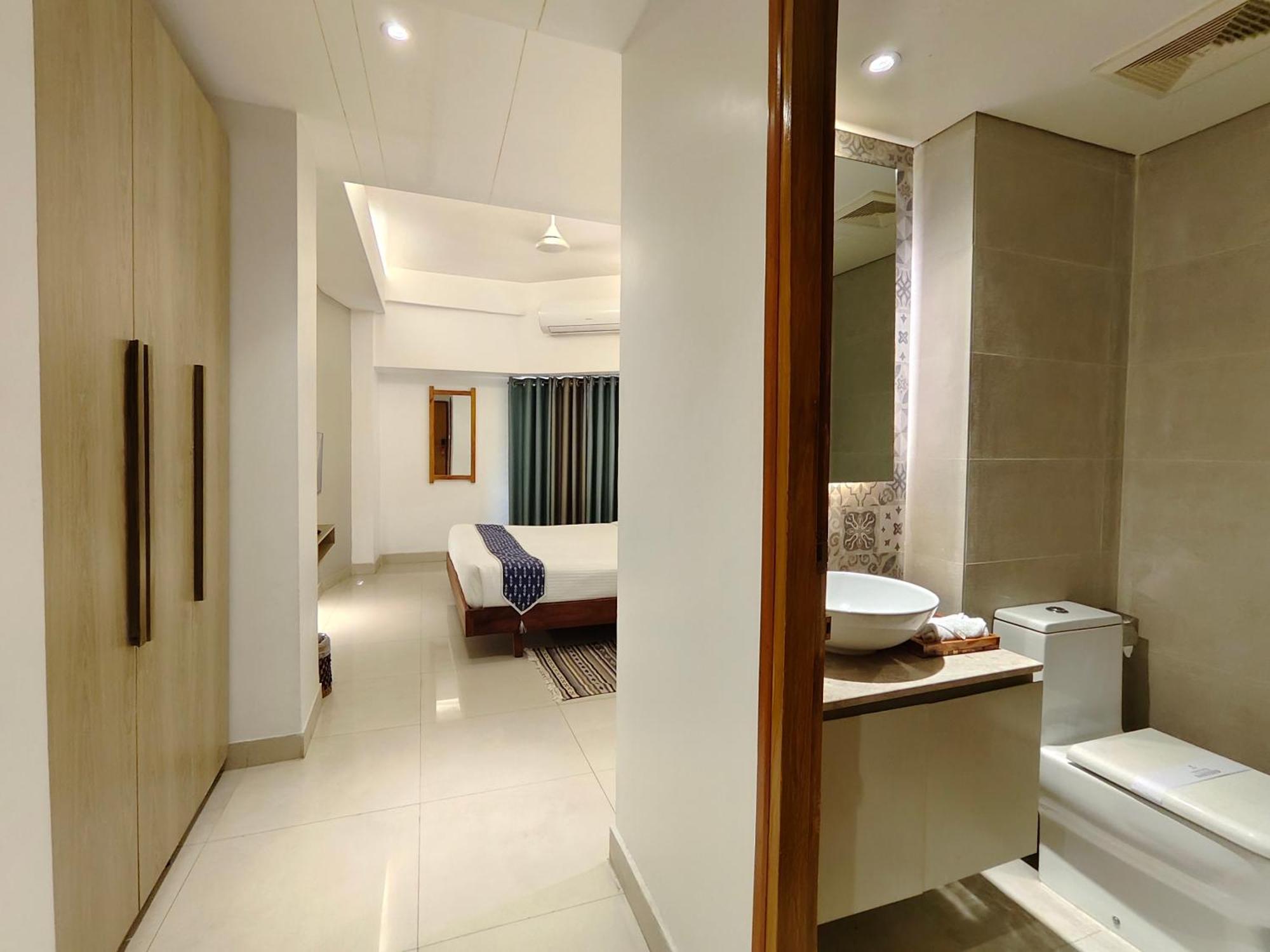 Hotel Nandini Дакка Экстерьер фото