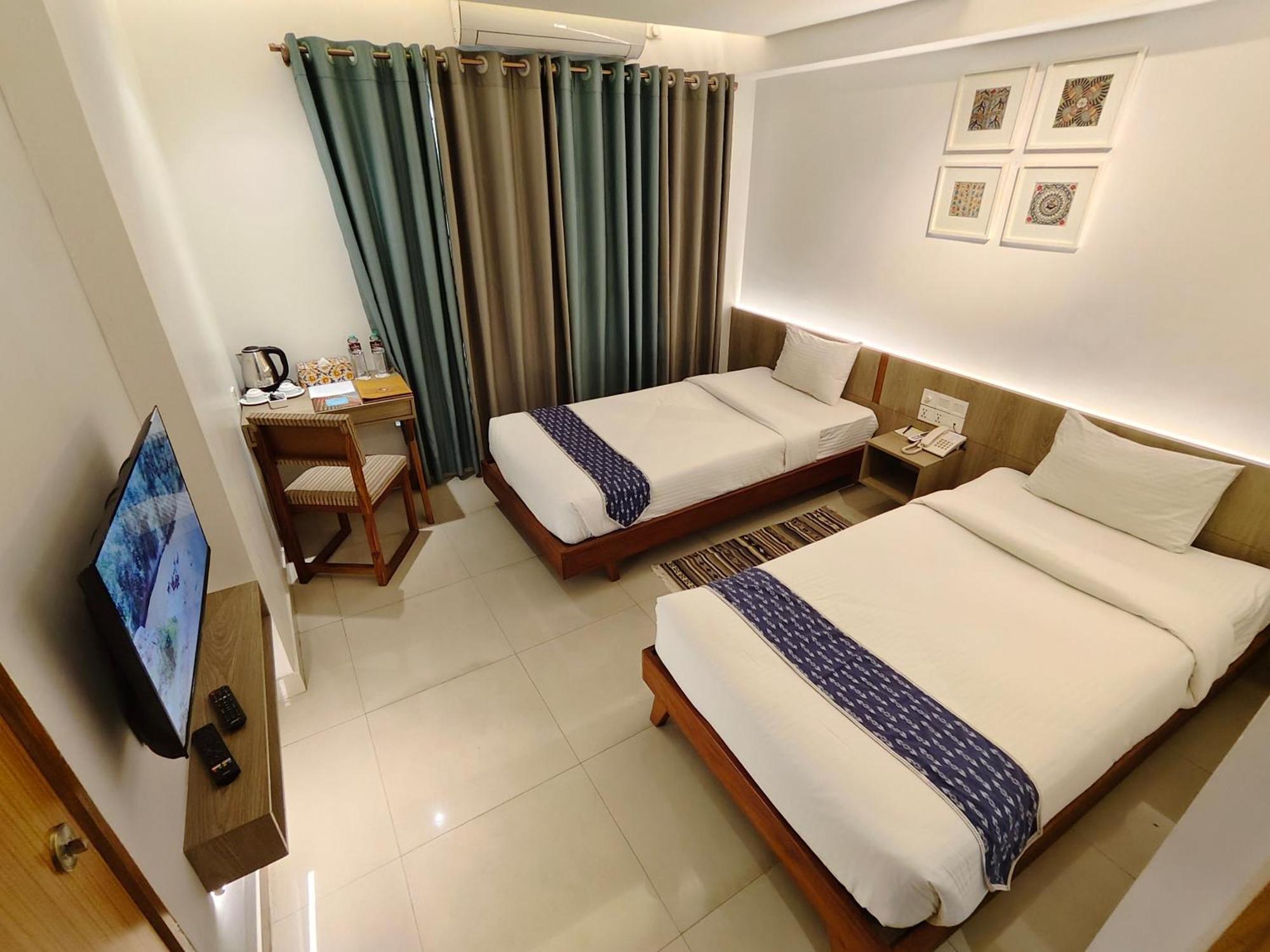 Hotel Nandini Дакка Экстерьер фото