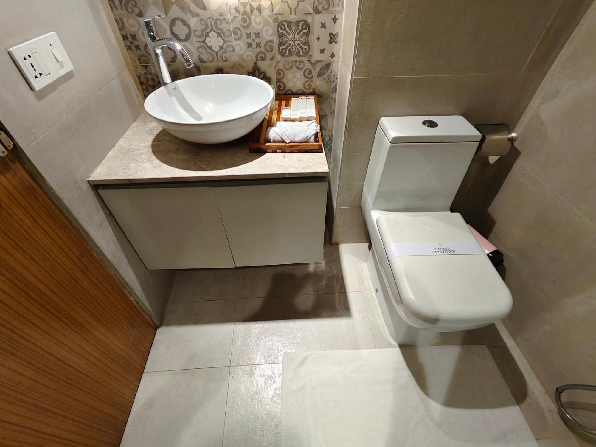 Hotel Nandini Дакка Экстерьер фото