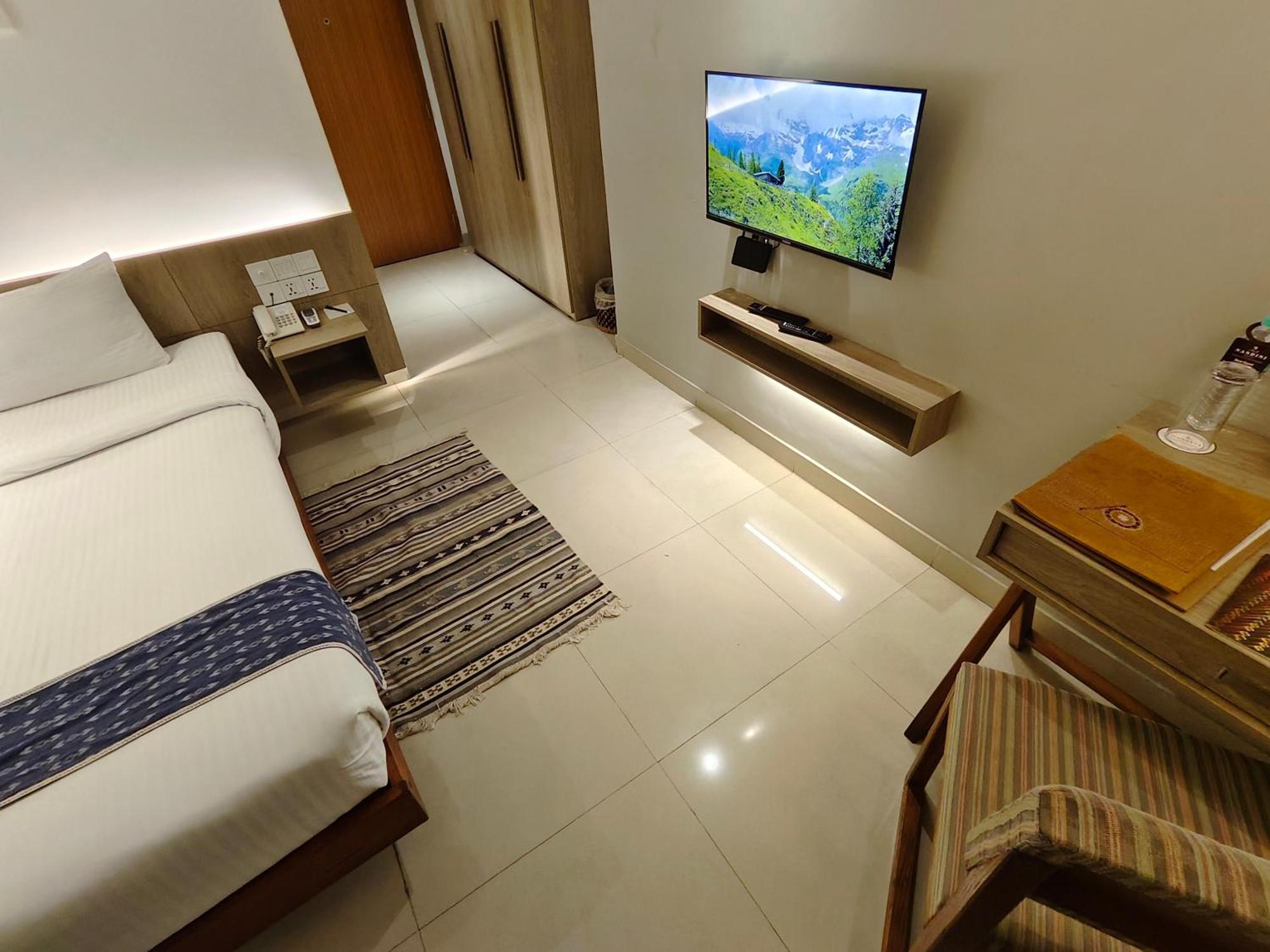 Hotel Nandini Дакка Экстерьер фото
