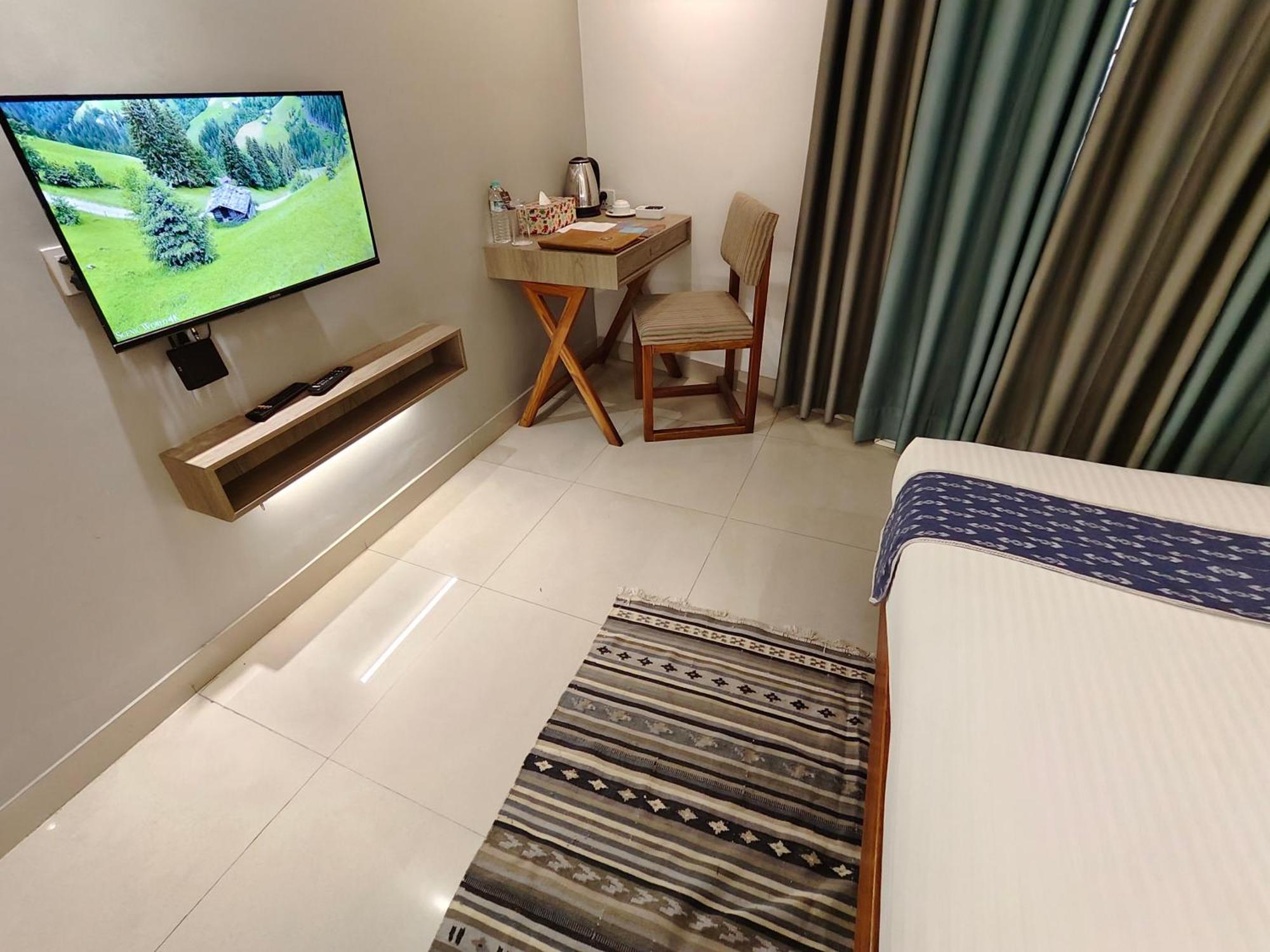 Hotel Nandini Дакка Экстерьер фото